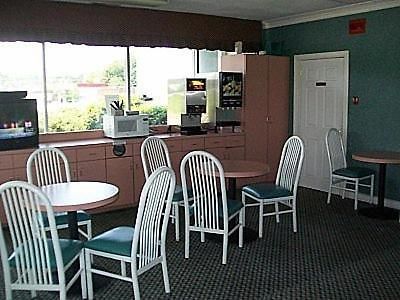 Royal Inn Лъмбъртън Екстериор снимка